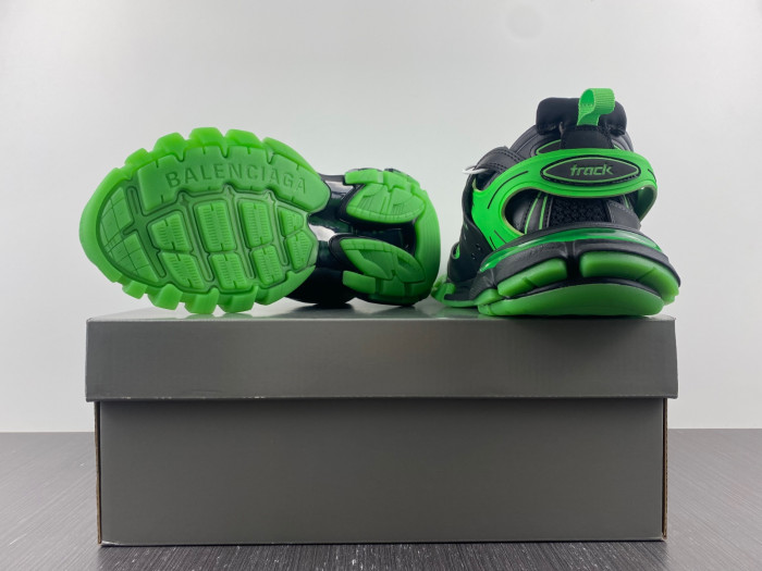blcg track black green 542436 w3nu2 1035