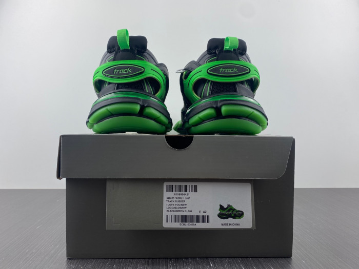 blcg track black green 542436 w3nu2 1035