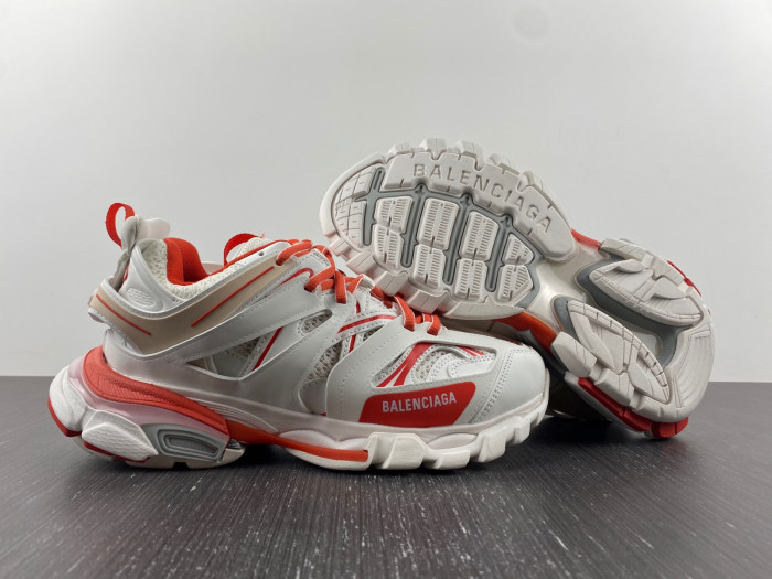 blcg track sneaker 542436 w1gc4 9064