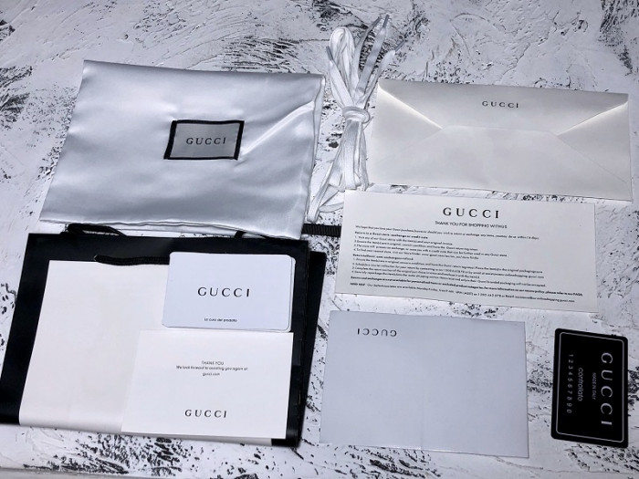 G*u*i ace embroidered low-top sneaker white with logo