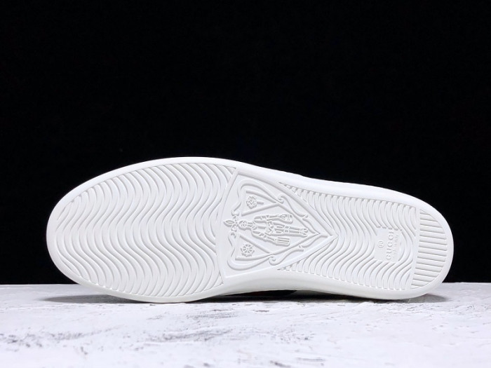 G*u*i ace embroidered low-top sneaker white with snake
