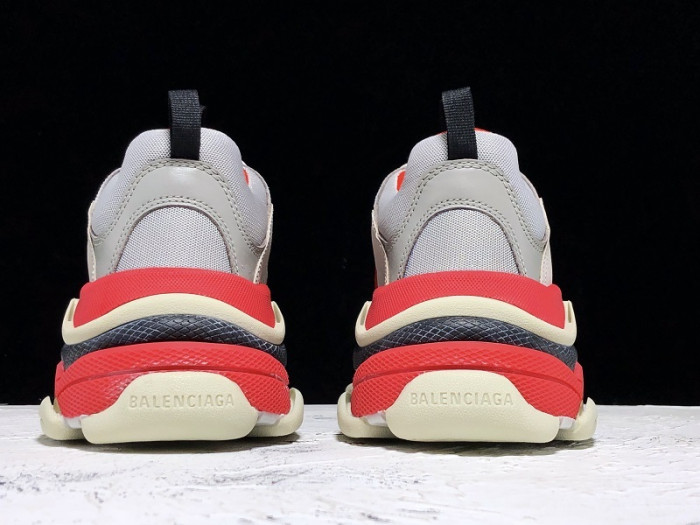 blcg triple s trainer grey red 536737 w09oh 6151