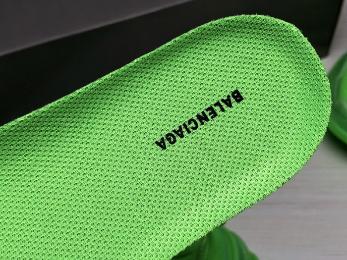 blcg sneaker triple.s.gomma "neon green"541624 w09ol 3801