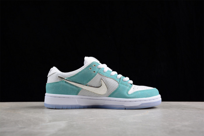 april skateboards x nike sb dunk low fd2562-400