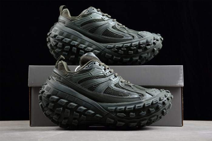 blcg defender rubber platform sneakers 685611 w2ra6 3000