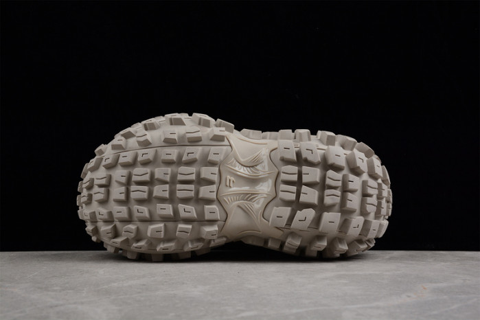 blcg defender rubber platform sneakers 685611 w2ra6 9700