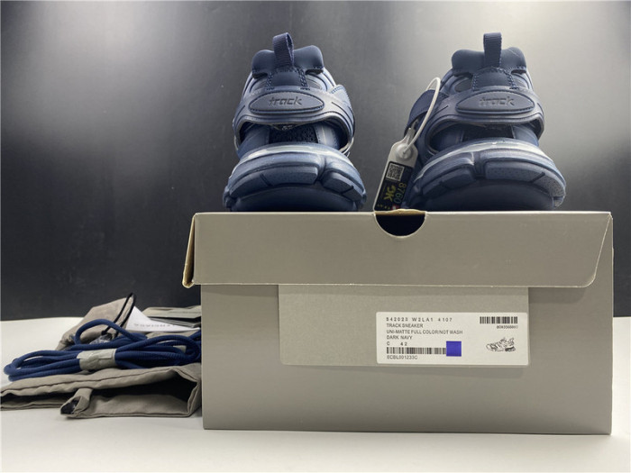 blcg track trainer dark navy 542023 w2la1 4107 (led)