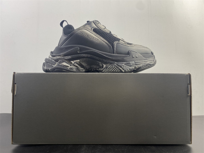 blcg sneaker triple.s.gomma grey black 524039 w03b5 9870