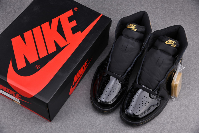 air jordan 1 retro high black metallic gold (2020) 555088-032