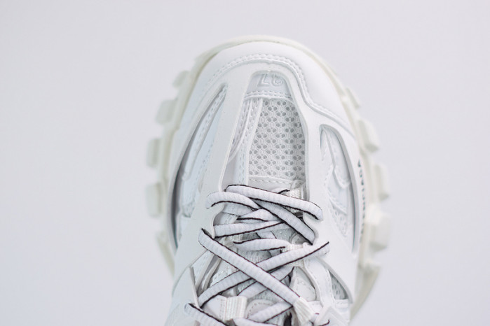 blcg track trainer white and black 542436 w3ac1 9010