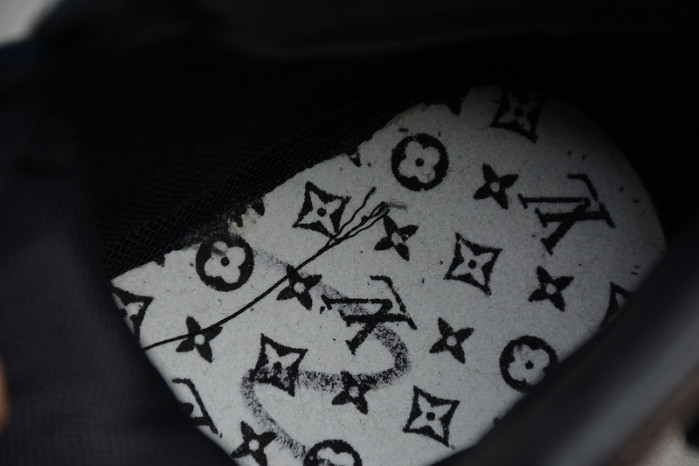 louiv stellar sneaker