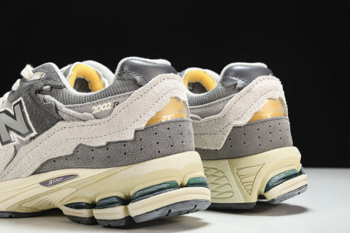 new balance 2002r protection pack rain cloud m2002rda