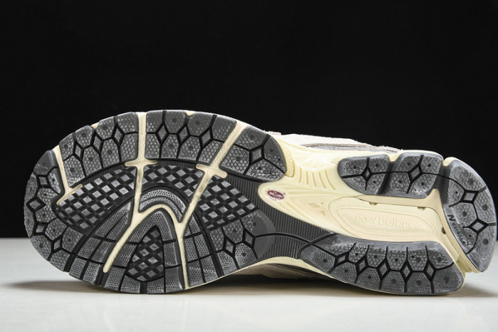 new balance 2002r protection pack rain cloud m2002rda