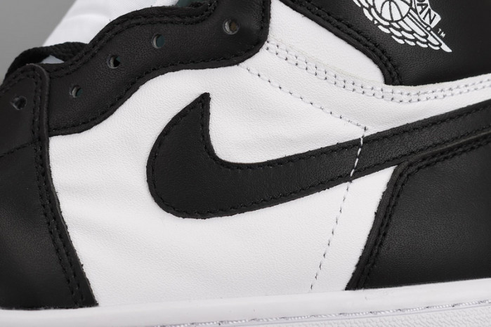 air jordan 1 retro black white (2014) 555088-010