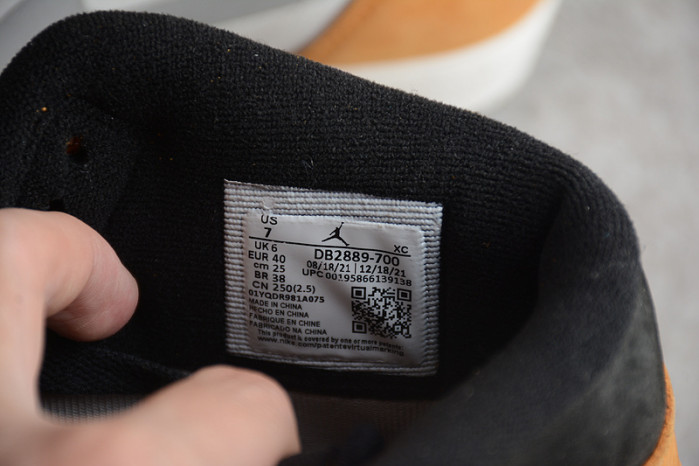 air jordan 1 high element gore-tex light curry db2889-700