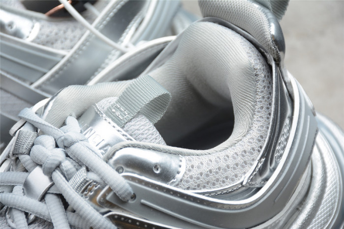 blcg track trainer full silver matllic 542023w2fs38100