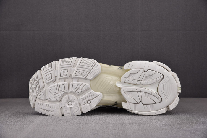 blcg runner graffiti 677403 w3rbq 9010