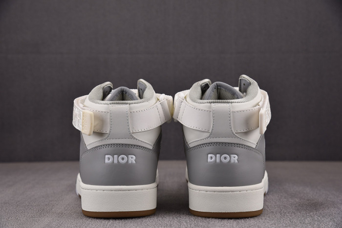 d10r b27 sneaker