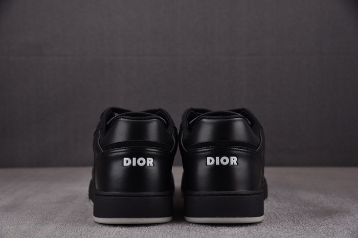 d10r b27 sneaker