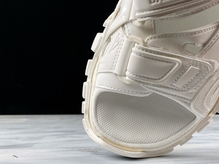 blcg track sandal white (w) 617543w2cc19000