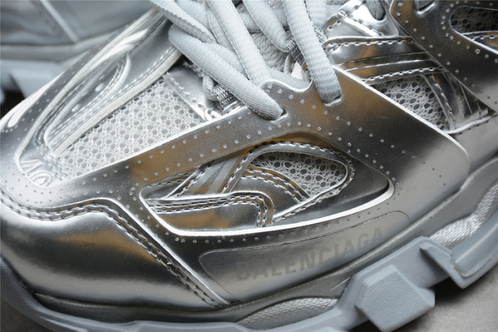 blcg track trainer full silver matllic 542023w2fs38100