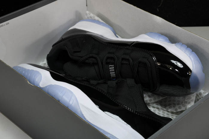 air jordan 11 low “space jam” fv5104-004