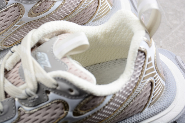 blcg 3xl sneaker 734733 w1rb6 0208