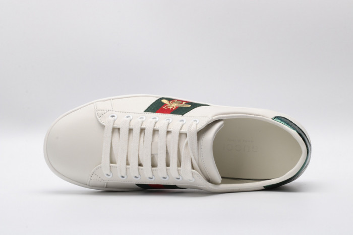 G*u*i ace embroidered low-top sneaker white with bee