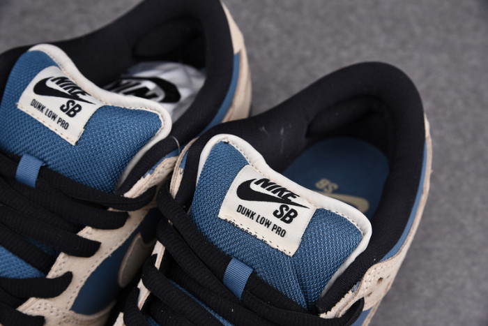 nike sb dunk low light cream thunderstorm bq6817-200