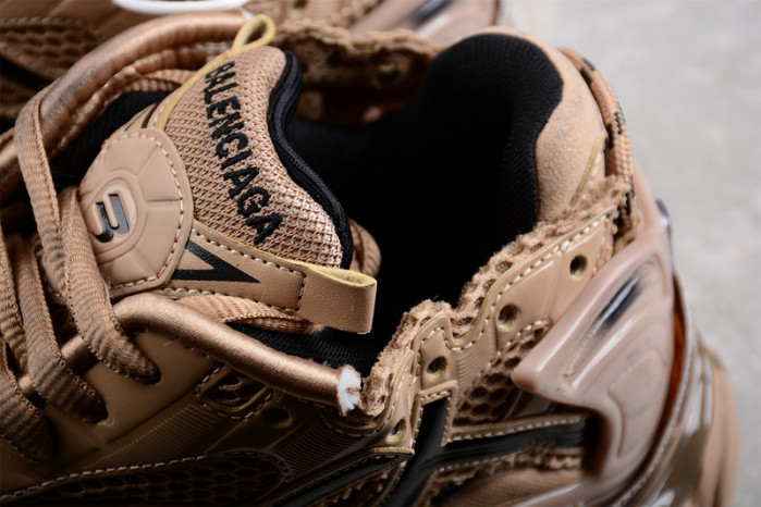 blcg runner 677402 w1ra8 0125