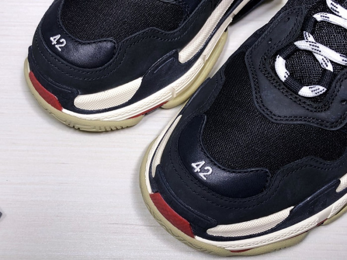 blcg sneaker triple.s.gomma 656686w06g011001