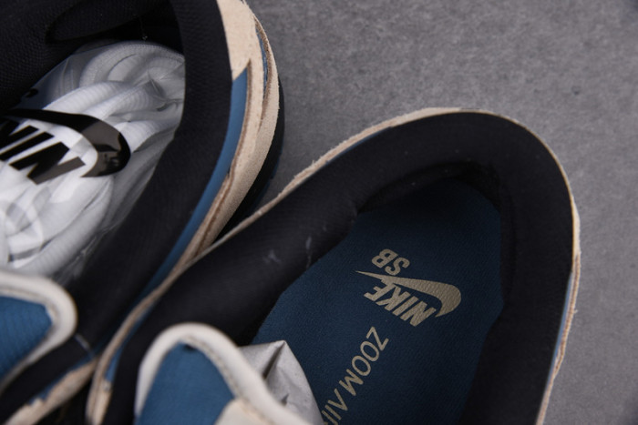 nike sb dunk low light cream thunderstorm bq6817-200