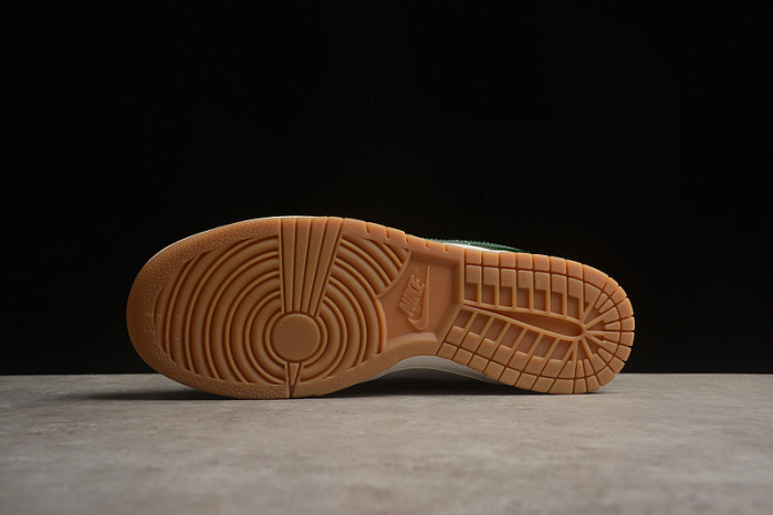 nike dunk low lx wmns “green ostrich” fj2260-002