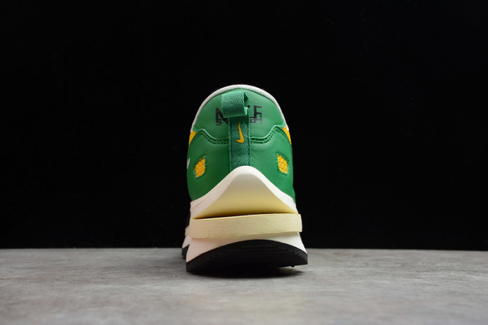 nike vaporwaffle sacai tour yellow stadium green cv1363-700
