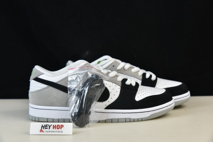 nike dunk low grey and white