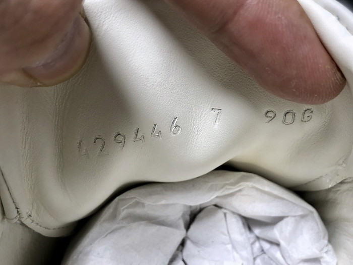 G*u*i ace embroidered low-top sneaker white with logo